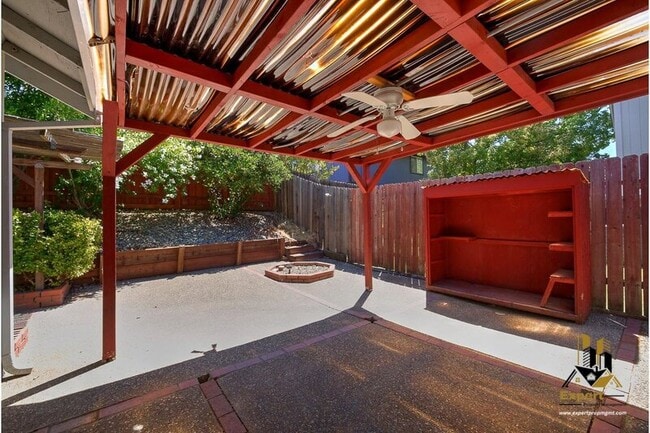 Building Photo - 8449 Bramble Bush Cir