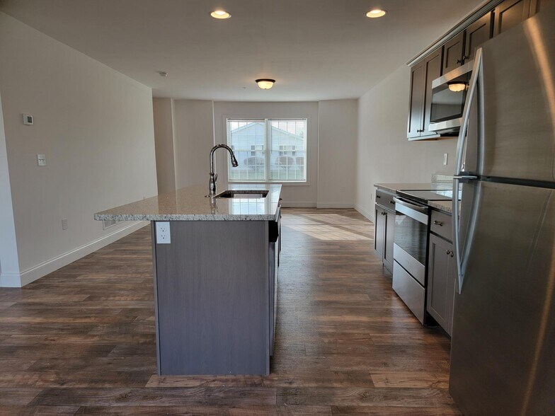 Building Photo - 438 Masonic Dr