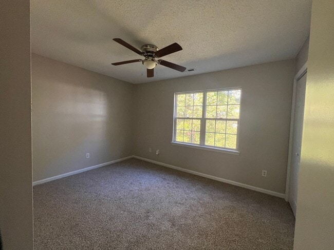 Building Photo - Beautiful 2 bedroom 2.5 bath town home located off Piney Green Road in New Hunters Creek. Just mi...