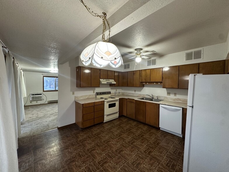 Building Photo - 603 N 6th St