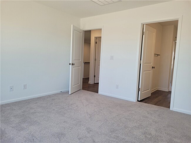 Building Photo - 2371 Tapatio Dr
