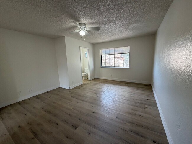 Building Photo - 4-BEDROOM HOUSE. REMODELED KITCHEN-NO HOA!