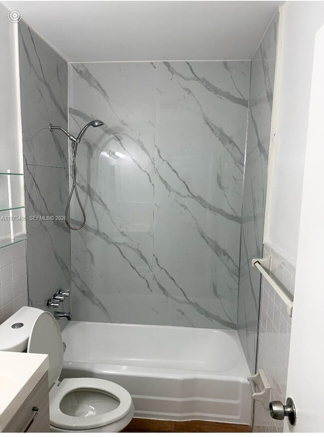 Building Photo - 450 Layne Blvd