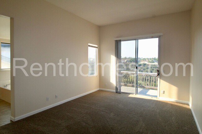 Building Photo - 1120 Camino Del Rey