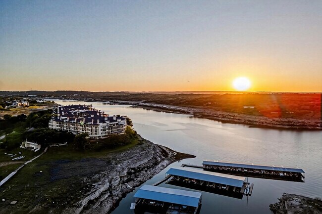 Building Photo - 3404 American Dr