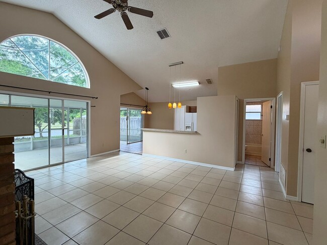 Building Photo - 625 Remington Oak Dr
