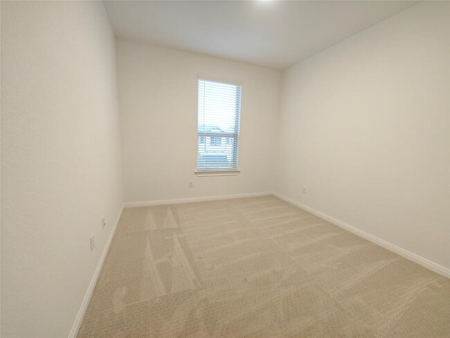 Building Photo - 2725 Woodall Dr