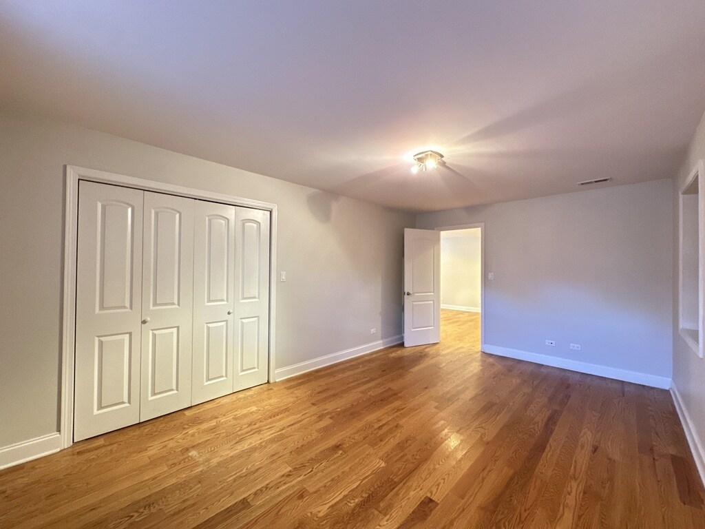 Building Photo - 1116 E 46th St