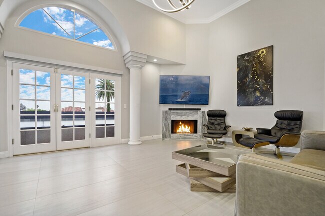 Building Photo - 10627 Ashton Ave