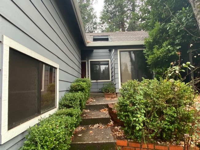 Building Photo - 526 Penstock Dr