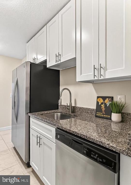 Building Photo - 501 Slaters Ln