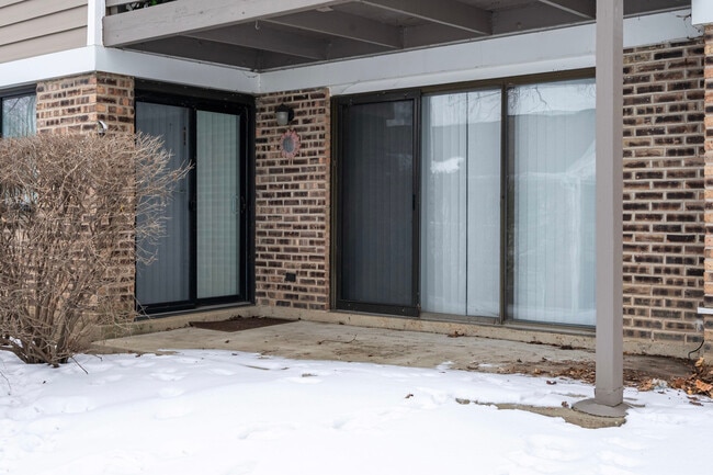 Building Photo - 49 Stanton Ct