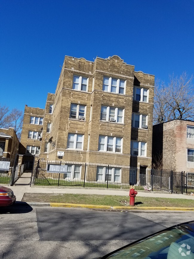 Building Photo - 1430 S Kenneth Ave