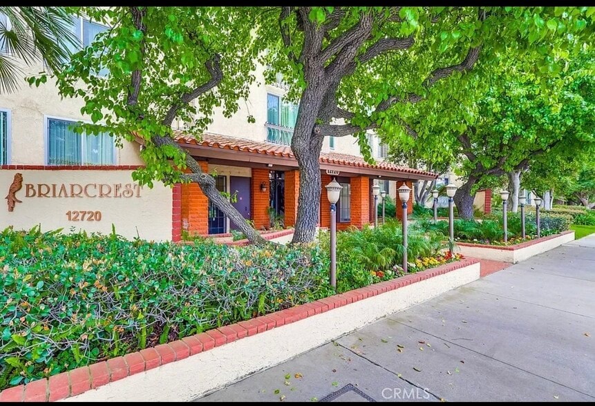 Primary Photo - 12720 Burbank Blvd