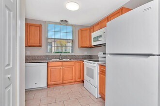 Building Photo - Move In Special - Up to 1 Month Free - Gro...