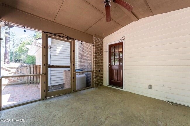 Building Photo - 24 Spring Lake Dr