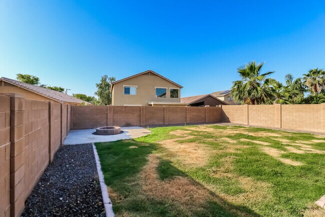 Building Photo - 16871 W Portland St