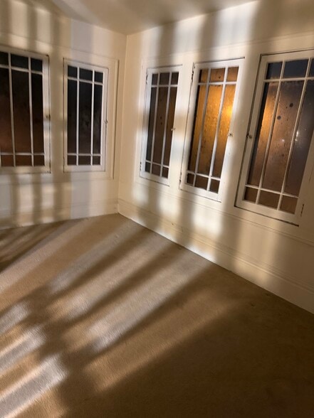 Building Photo - 276 Merriman Rd