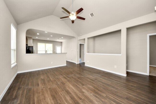 Building Photo - 17630 Holroyd Rd