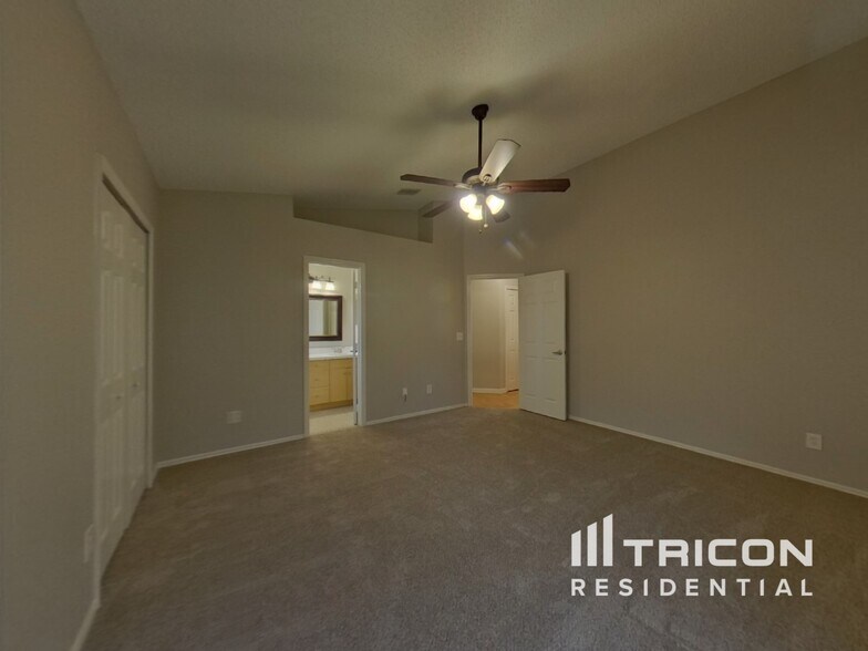 Building Photo - 10440 Coconut Grove Ln
