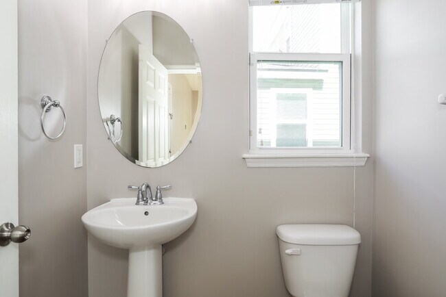 Building Photo - 452 Vineyard Ln