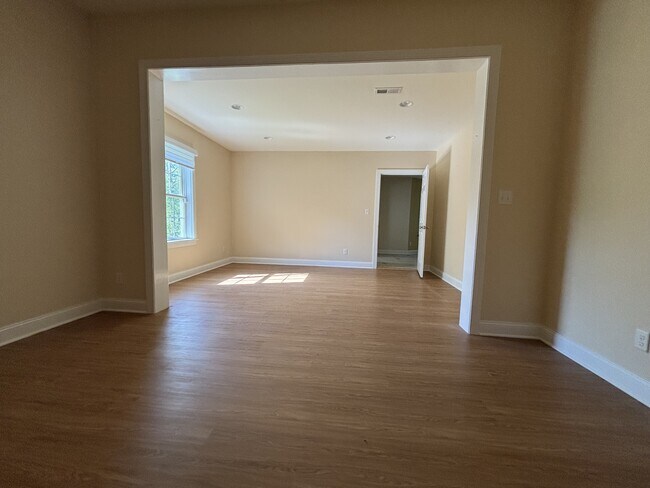 Building Photo - 116 Marco Polo Dr