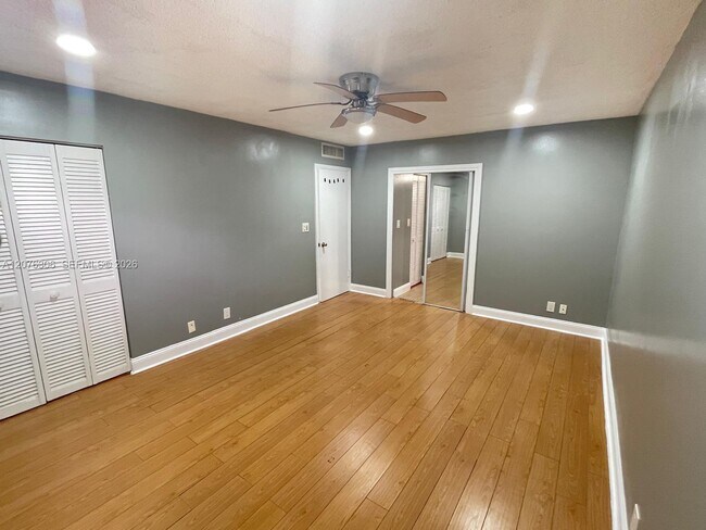 Building Photo - 3280 Spanish Moss Terrace