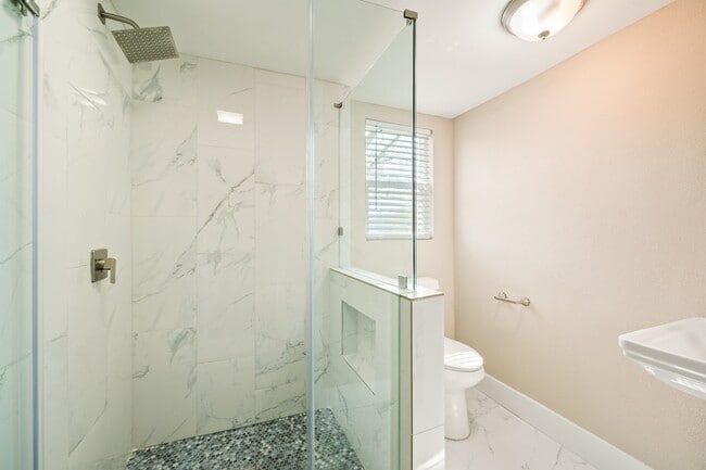 Building Photo - 2222 Peppermill Rd