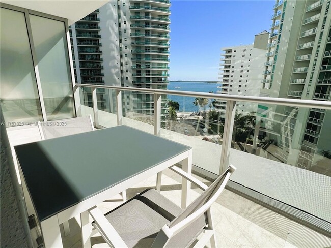 Primary Photo - 1300 Brickell Bay Dr