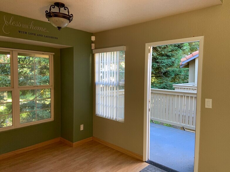 Building Photo - 1402 Forest Run