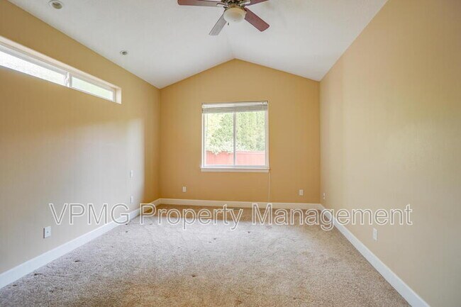 Building Photo - 1403 SE 194th Pl