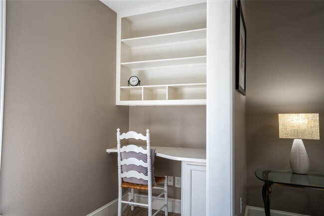 Building Photo - 802 Enid St