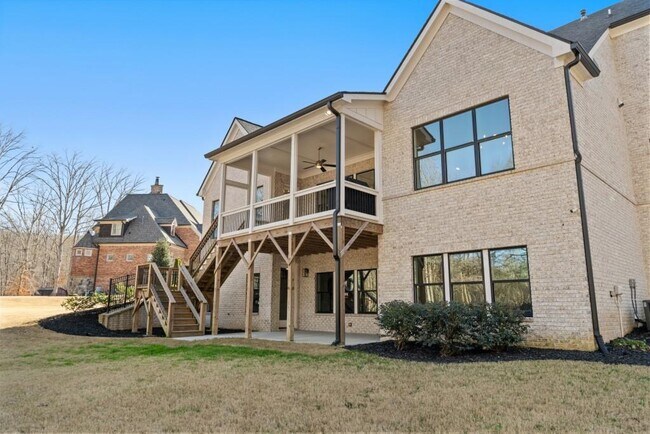 Building Photo - 568 Versailles Dr