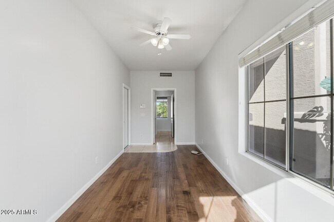 Building Photo - 7180 W Trails Dr