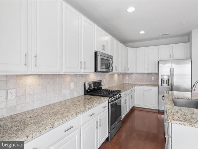 Building Photo - 3037 Rittenhouse Cir
