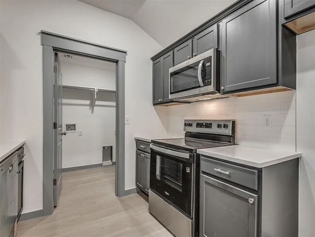 Building Photo - Turnkey 3-Bedroom Home in NW OKC – Perfect for Pets!