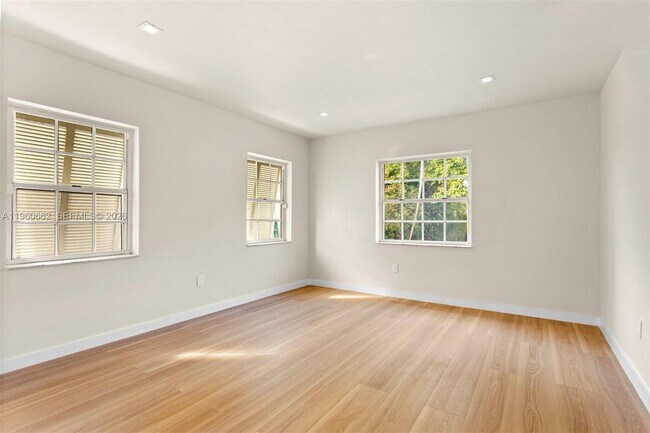 Building Photo - 9132 Froude Ave