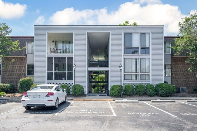 Primary Photo - 323-3C7 Laurens St SW