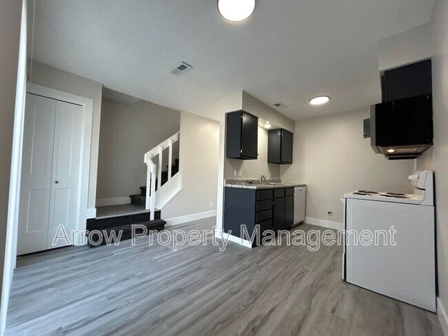 Building Photo - 1320 S Jackson St