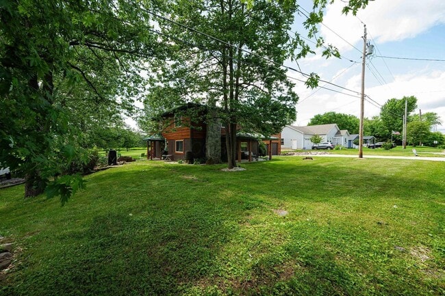 Building Photo - Beautiful 3 Bedroom Fully Furnished House ...