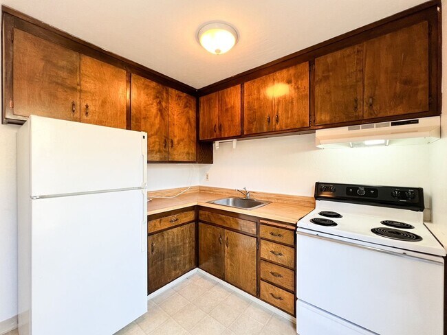 Building Photo - Parrish Road, 2186-2192