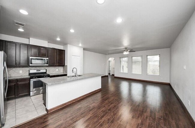 Building Photo - 17031 Iver Ironwood Trl