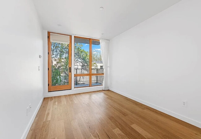 Building Photo - 42 Rochester Ave