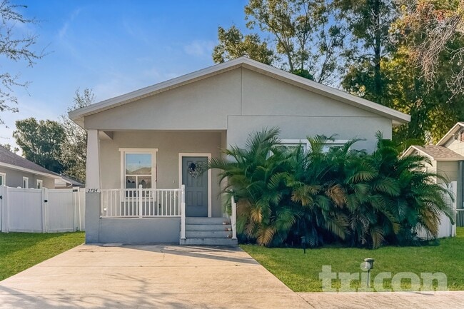 Building Photo - 2704 61st Ave N