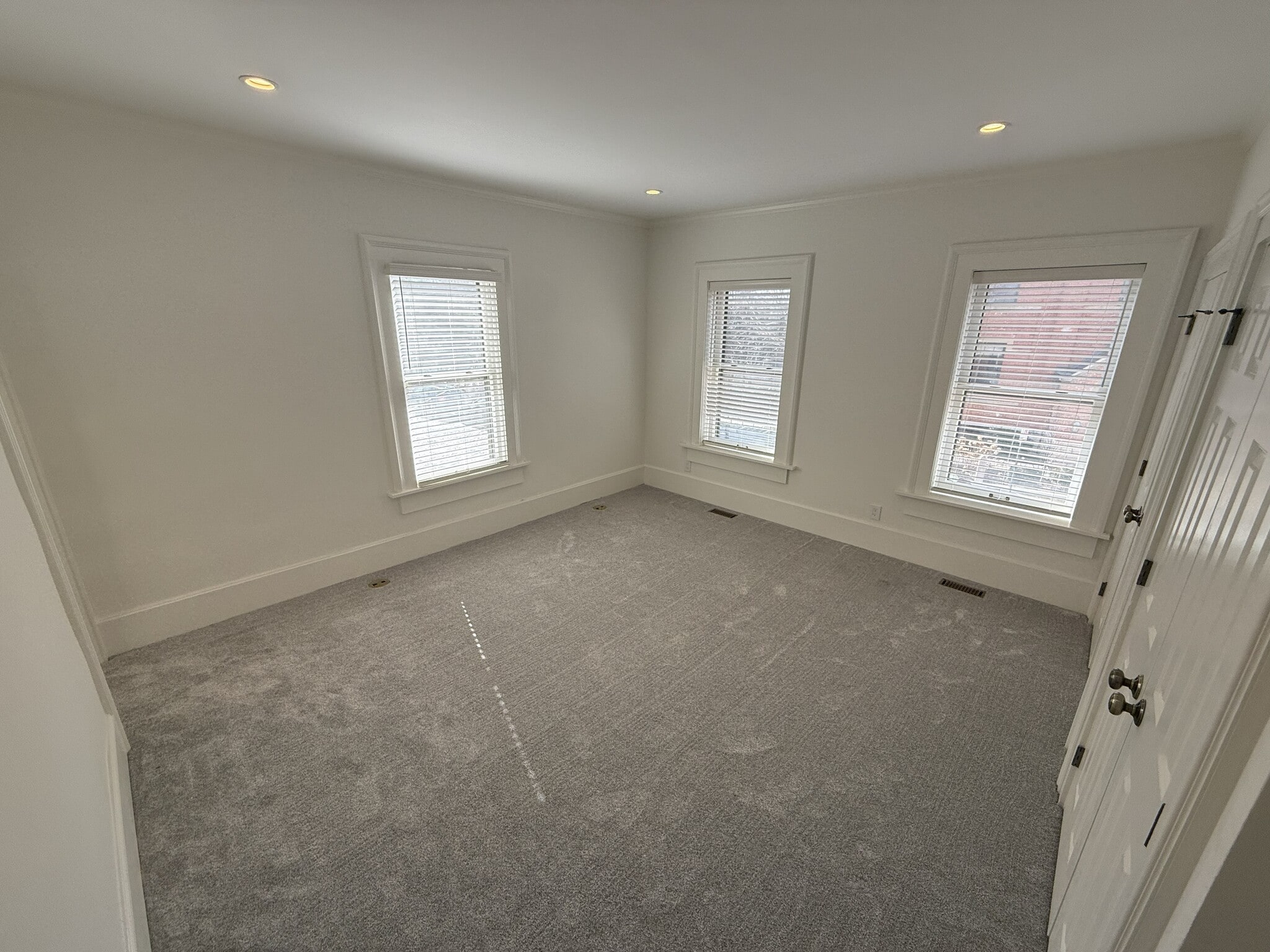 Building Photo - 678 Mohawk St