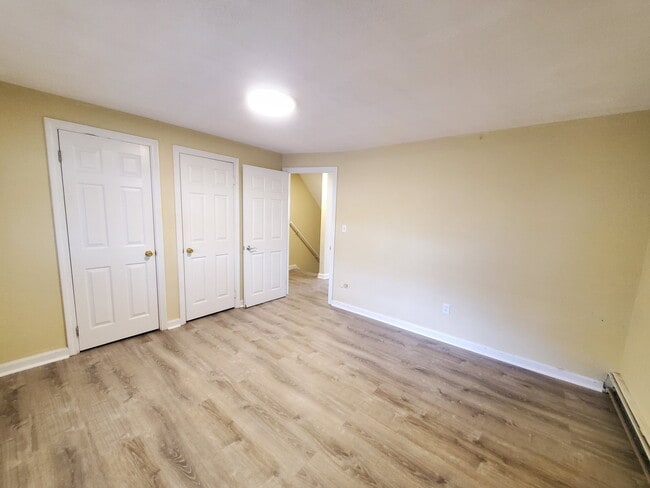 Building Photo - 23 Suffolk St