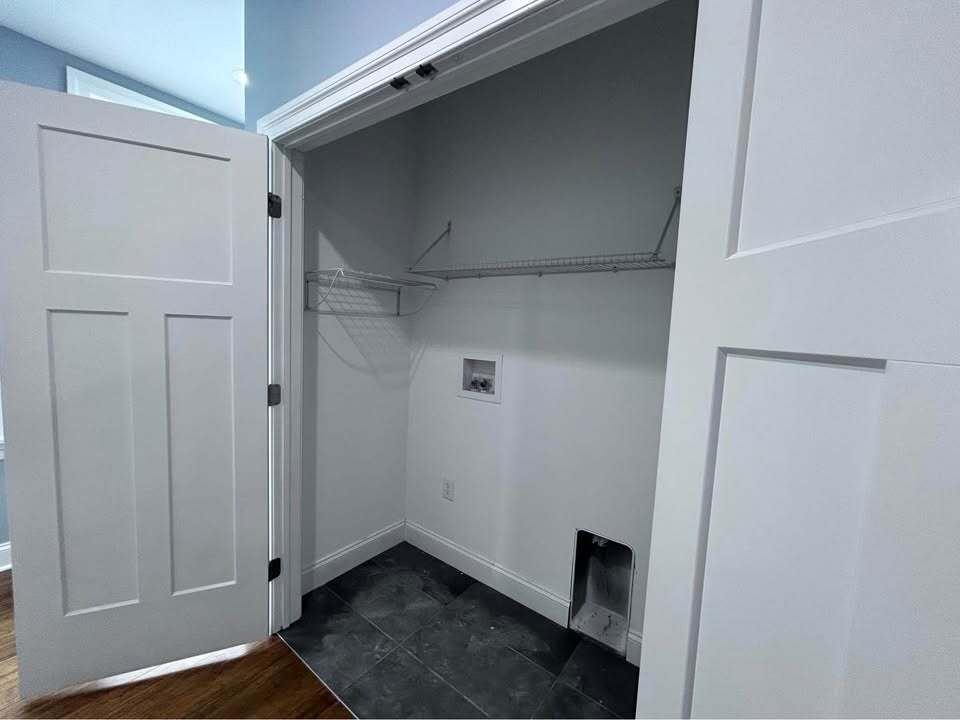 Building Photo - 13 Chester St