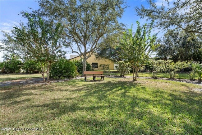Building Photo - 890 Luminary Cir