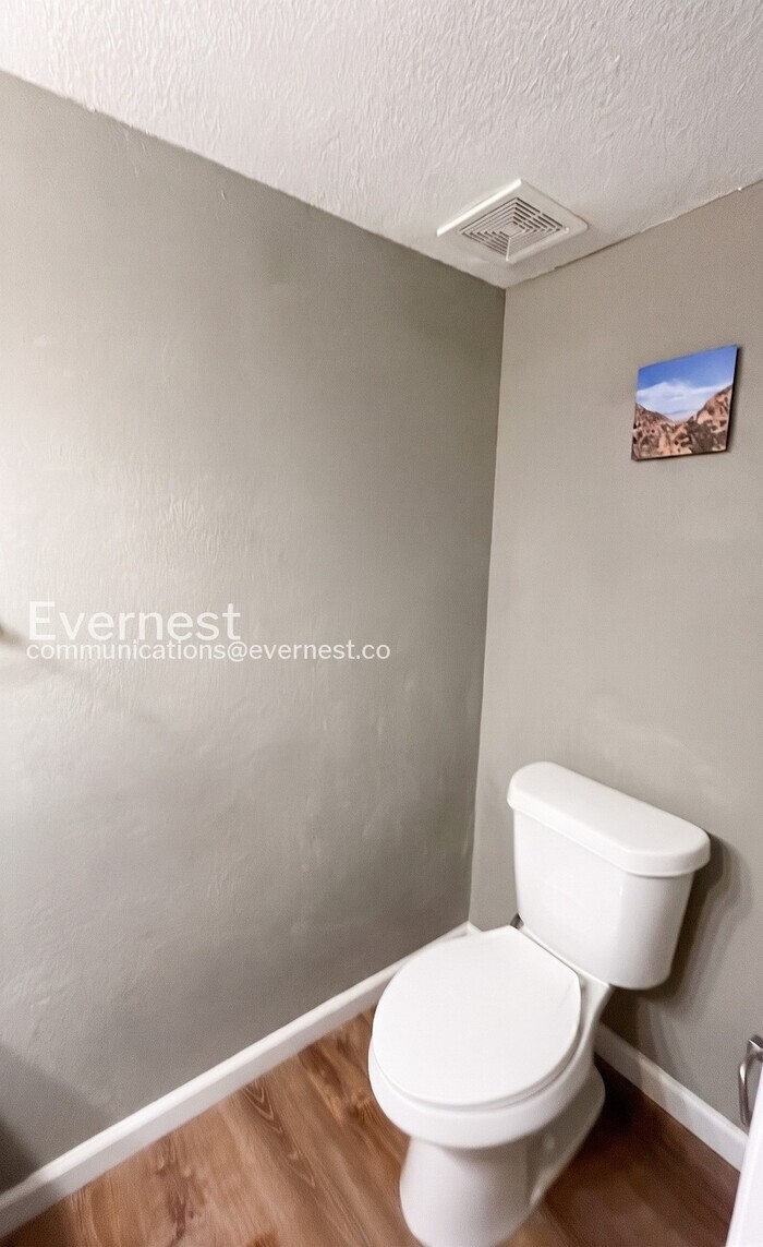 Building Photo - 3308 Roadrunner Trail