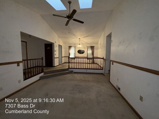 Building Photo - 7307 Bass Dr